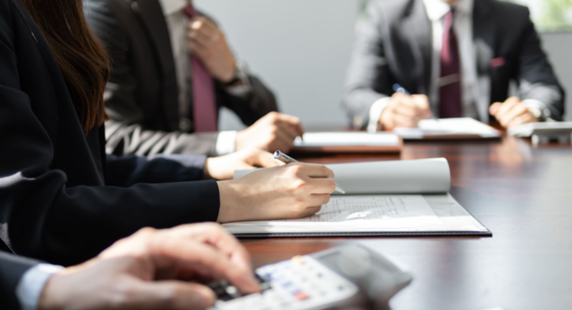 売れる営業ではなく、選ばれ続ける営業を。 営業コンサルティング事業 Sales Consulting